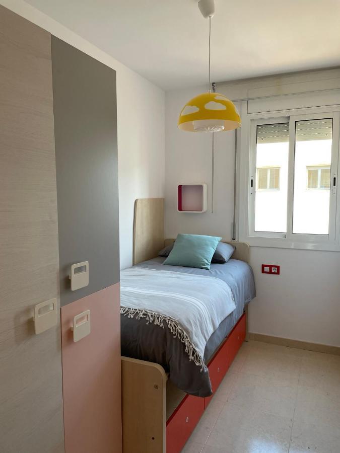 Hébergement de vacances Cozy House With Pool & Bbq